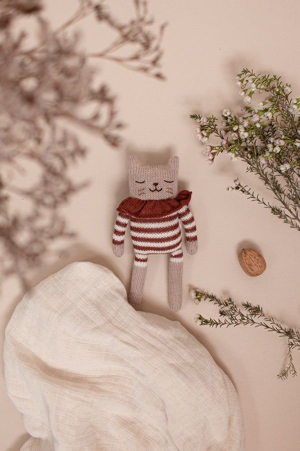 Gatinha Riscas Sienna - Boneca em Lã de Alpaca